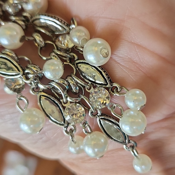 NWT Paparazzi Silver Faux Pearl Rhinestone Necklace Earring Statement Set - Picture 6 of 7